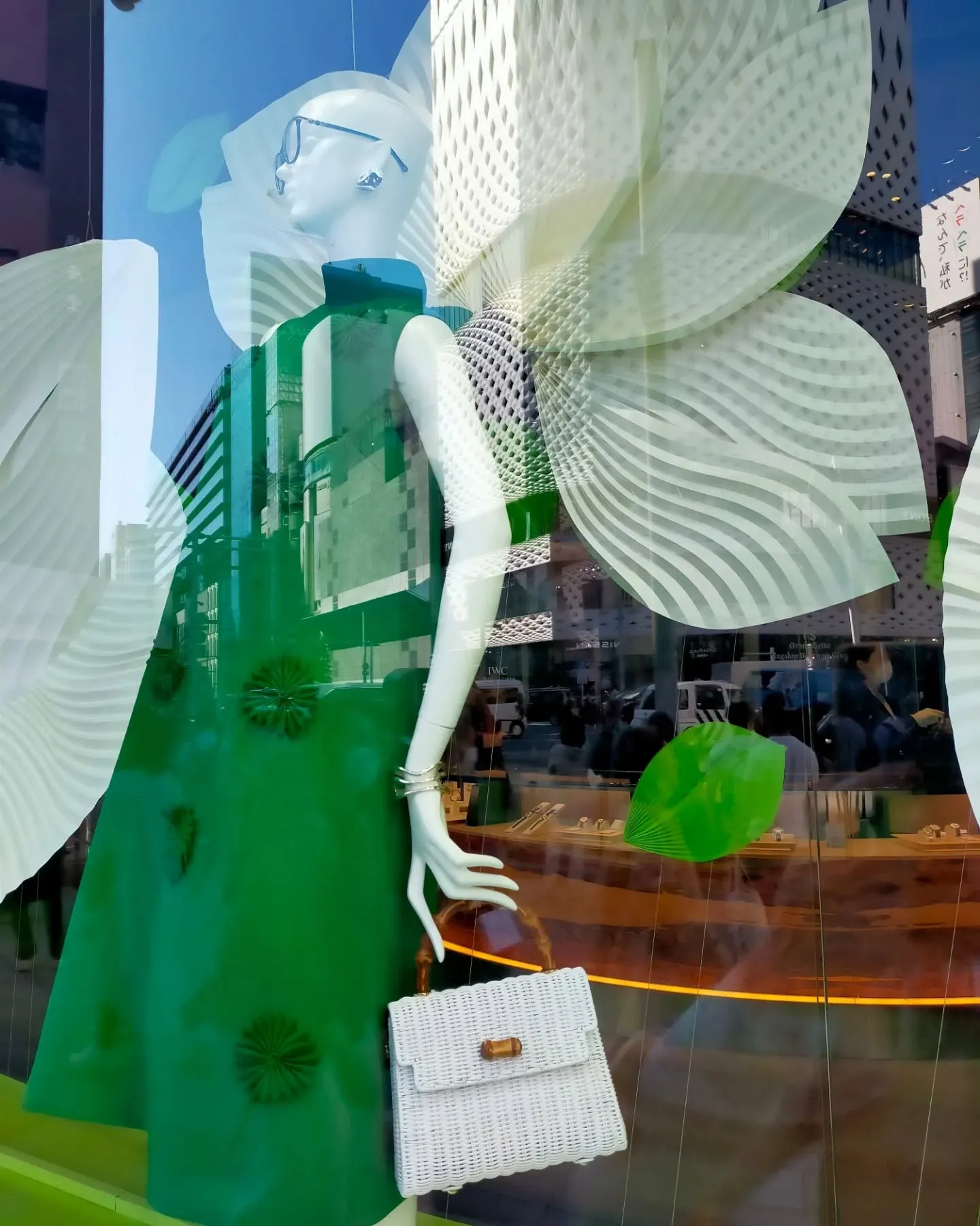 【春色に染まる銀座の街角から】