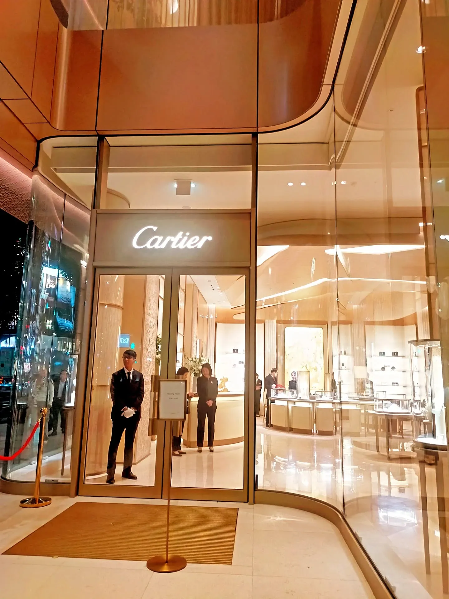 ​【✨銀座夜のブランド散歩第二弾✨】