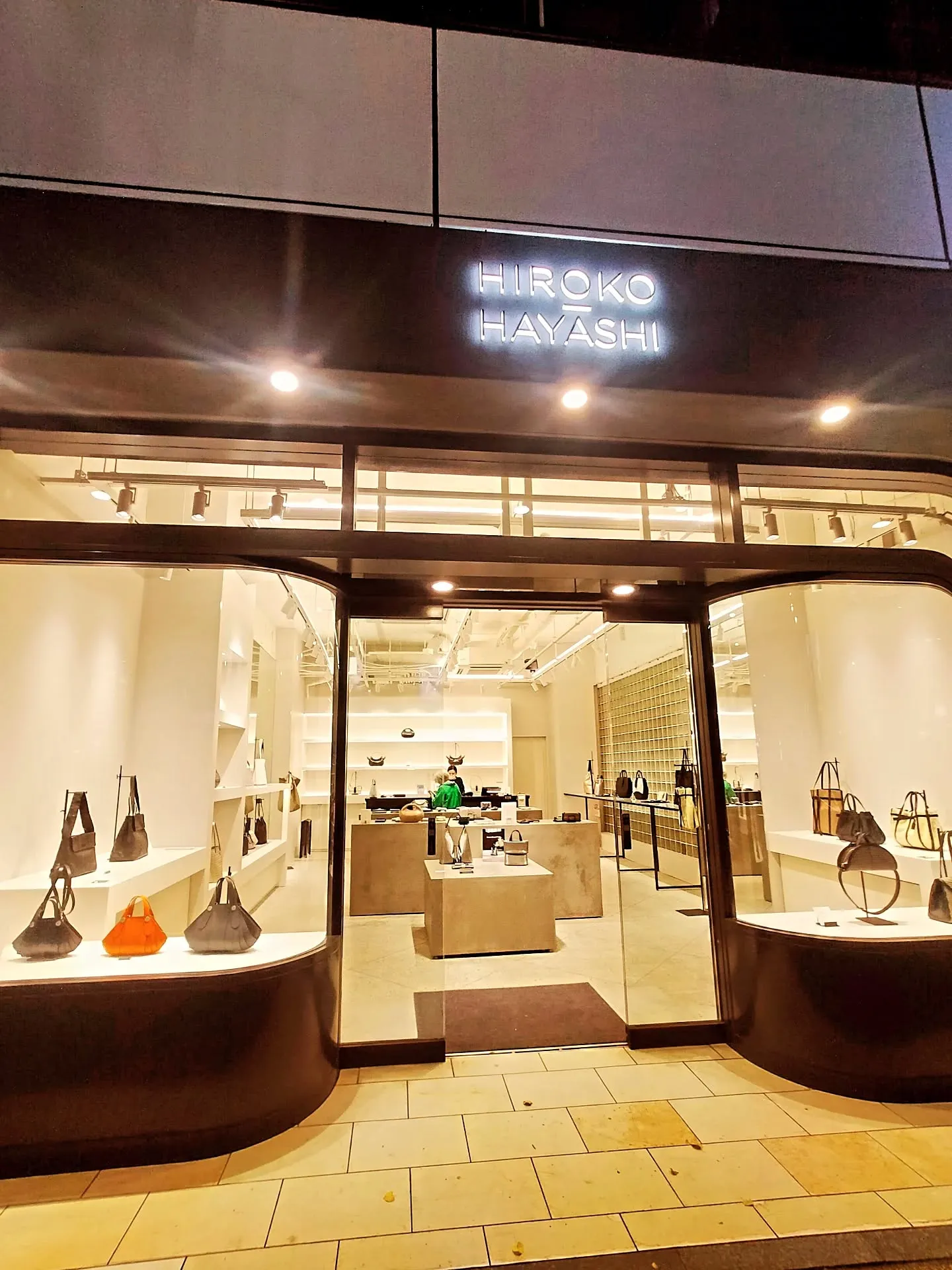 ​【✨銀座夜のブランド散歩第二弾✨】