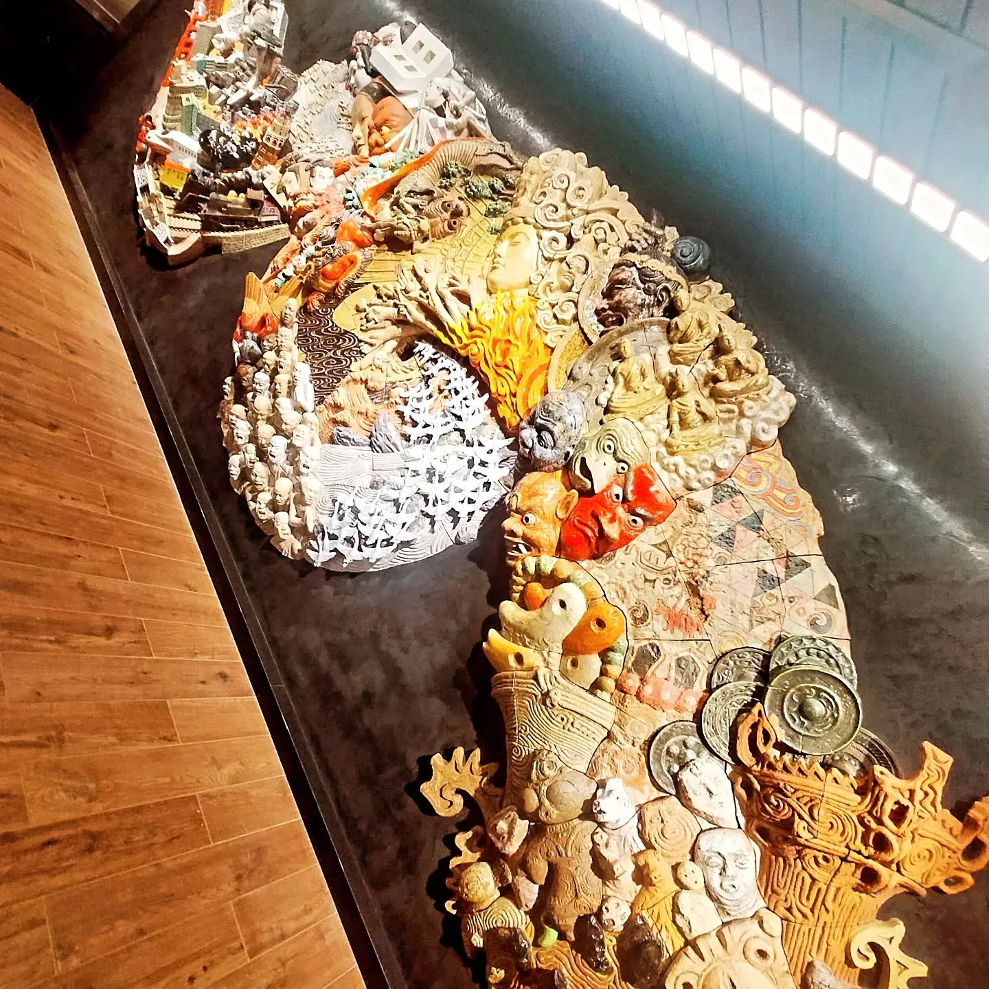 ​【『AKIRA』大友克洋氏の新作が銀座駅に出現！アートを愛...