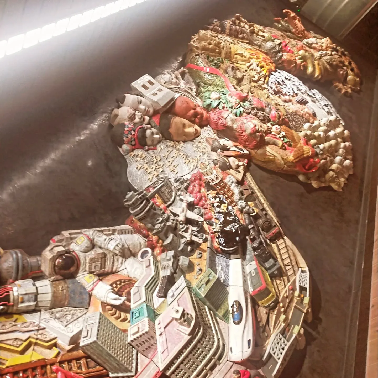 ​【『AKIRA』大友克洋氏の新作が銀座駅に出現！アートを愛...