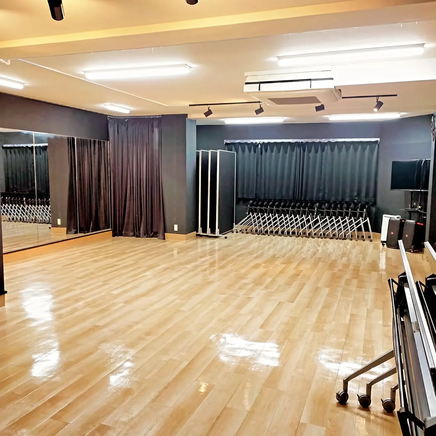 ​【2026年、輝くスタート！✨スタジオのフローリングが更に...