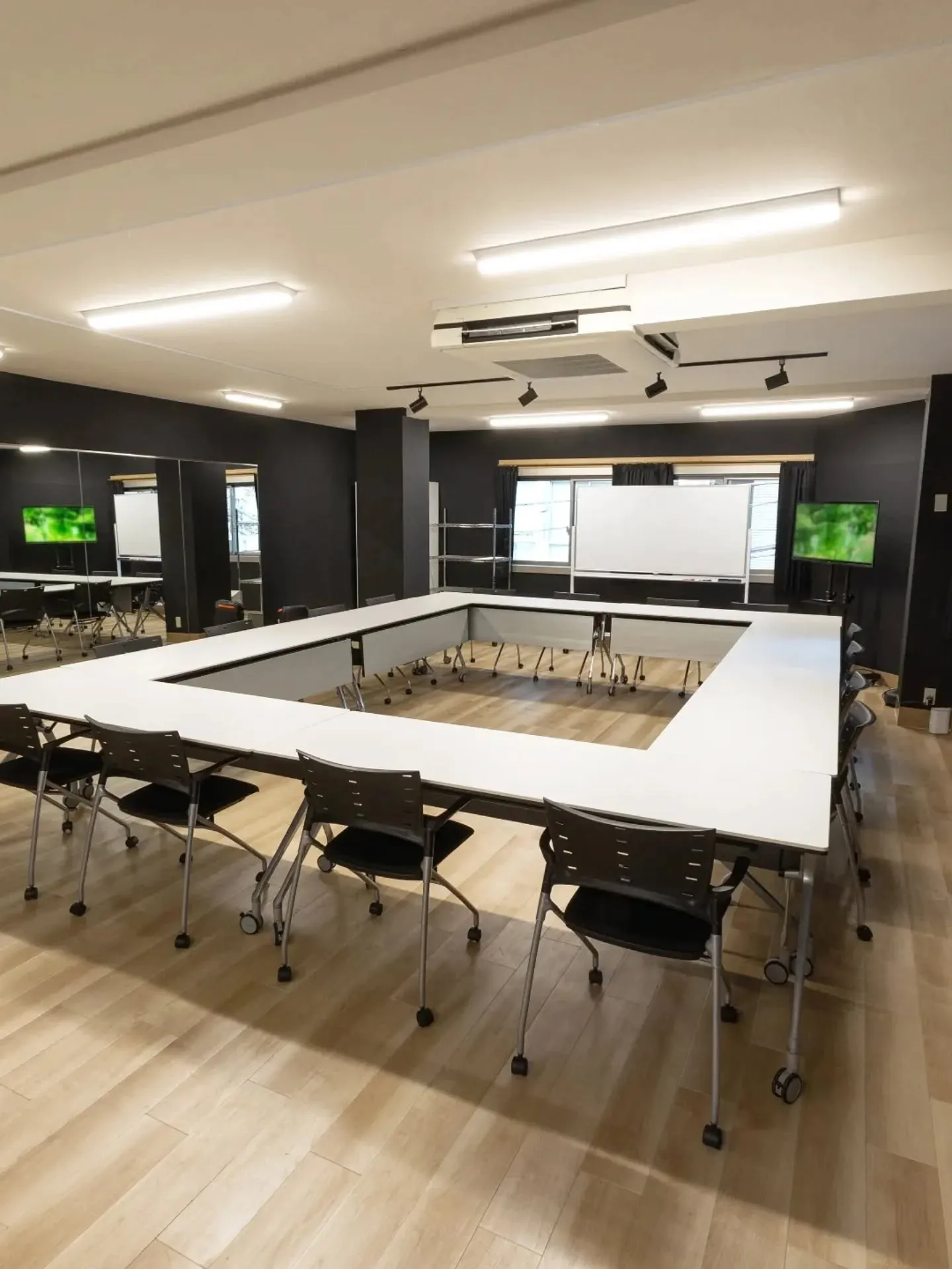 ​【重要なお知らせ】本日4/18(土) スペース前の車両通行...