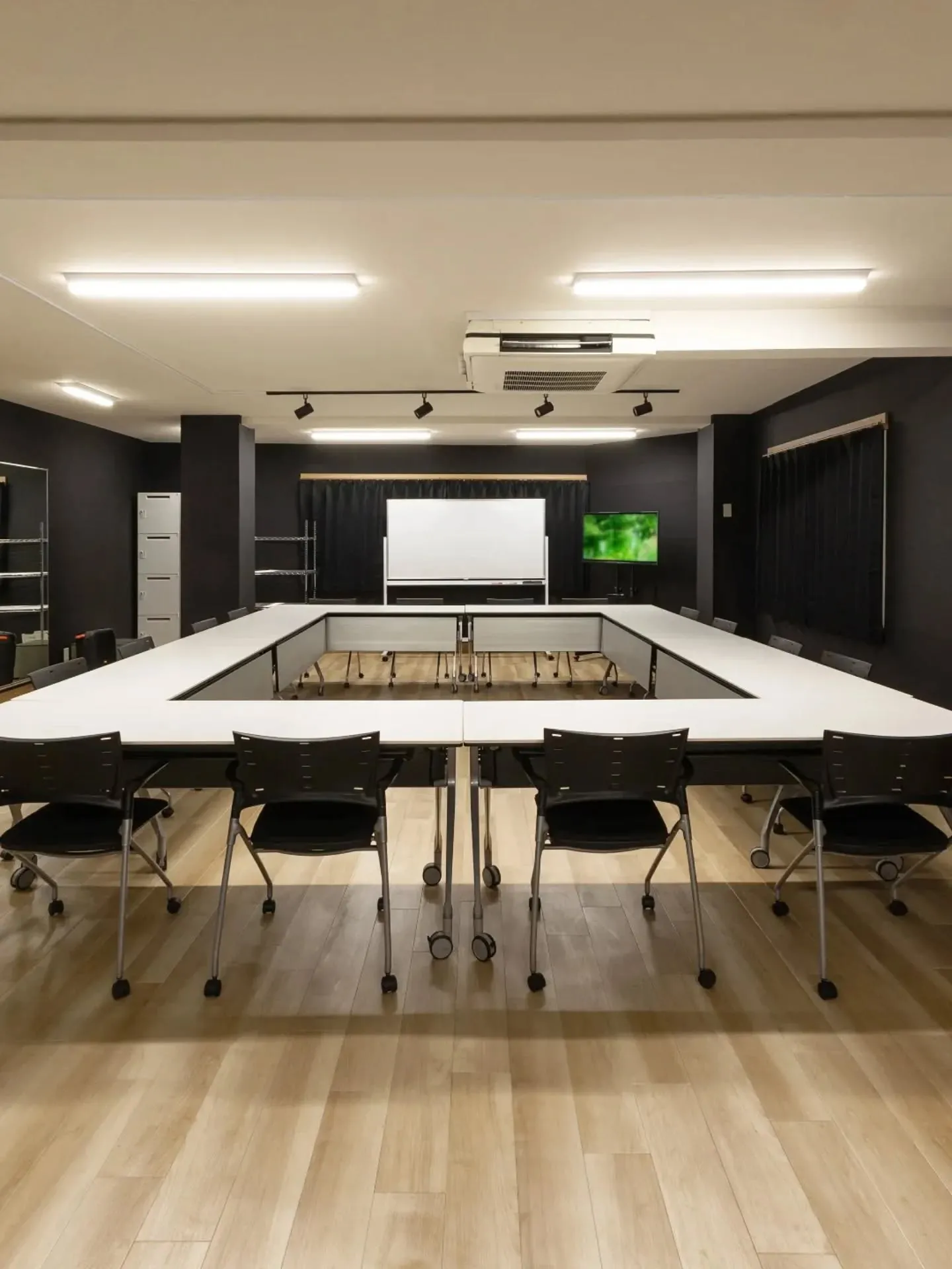 ​【重要なお知らせ】本日4/18(土) スペース前の車両通行...